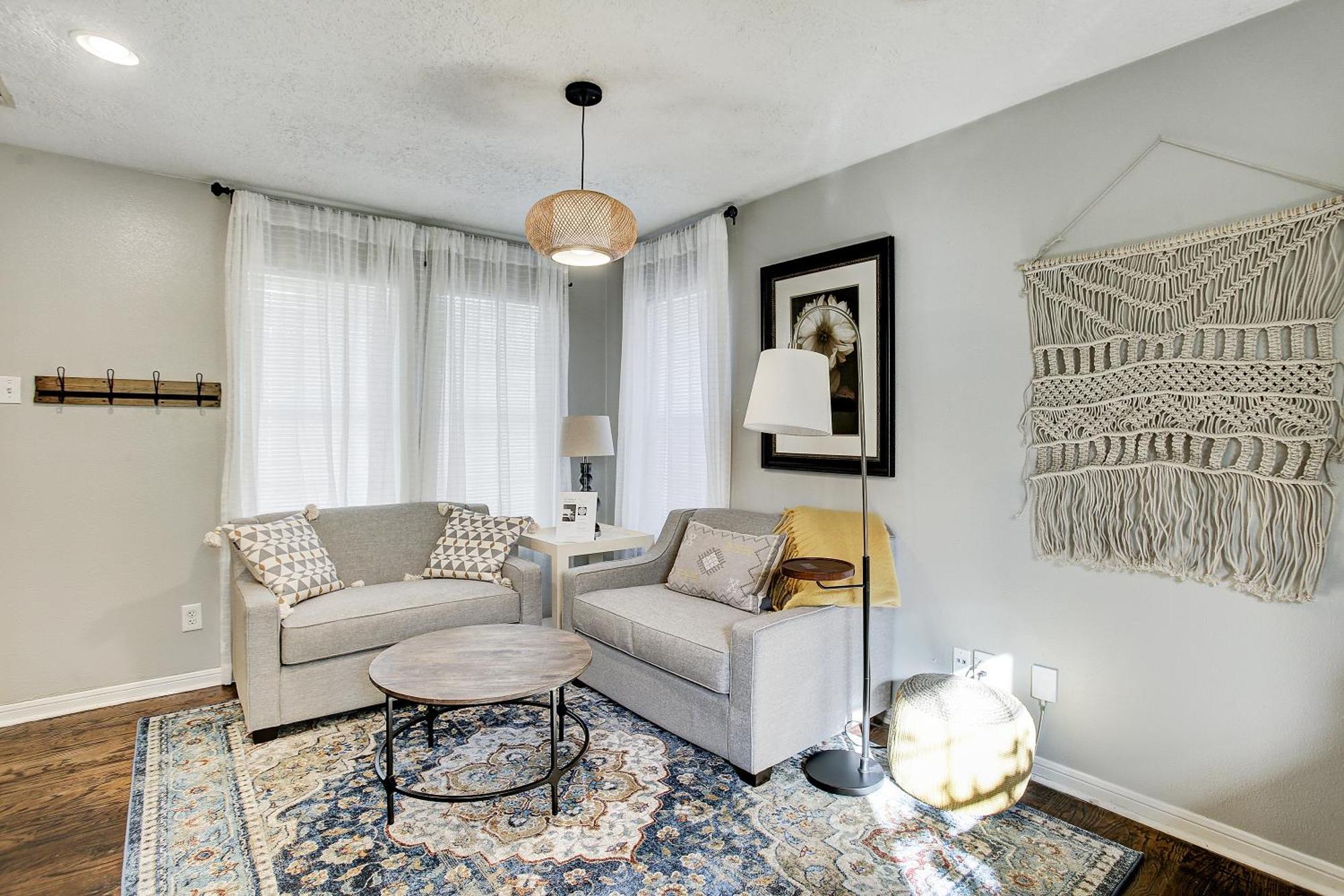 Modern Farmhouse Escape Minutes From Downtown Houston